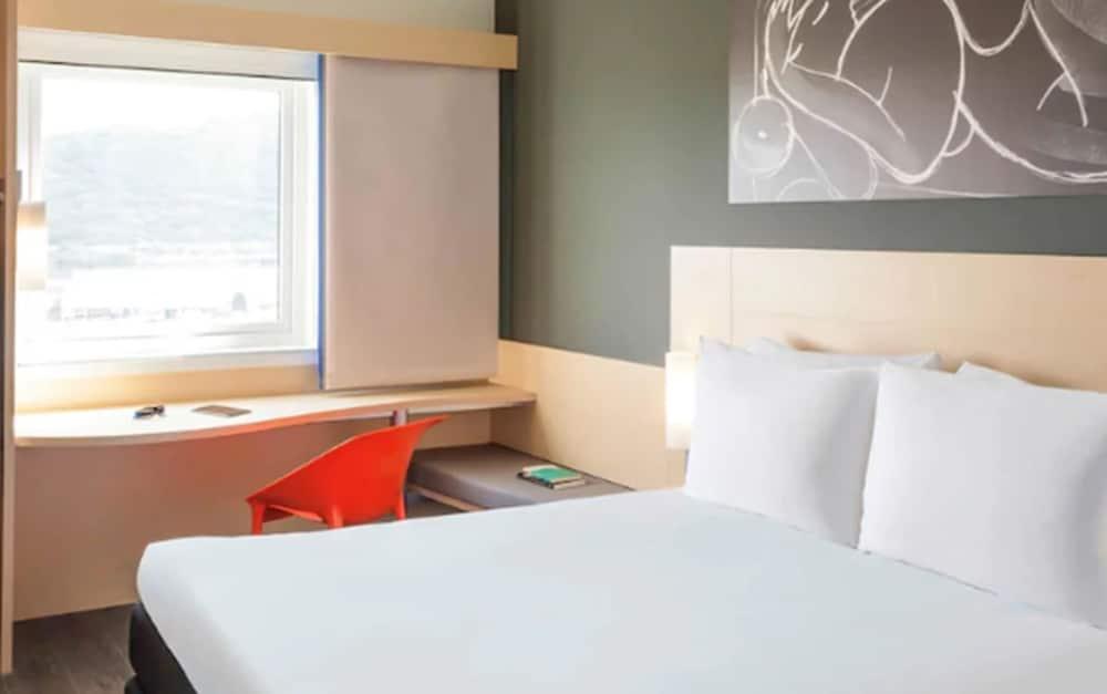 Ibis Queretaro